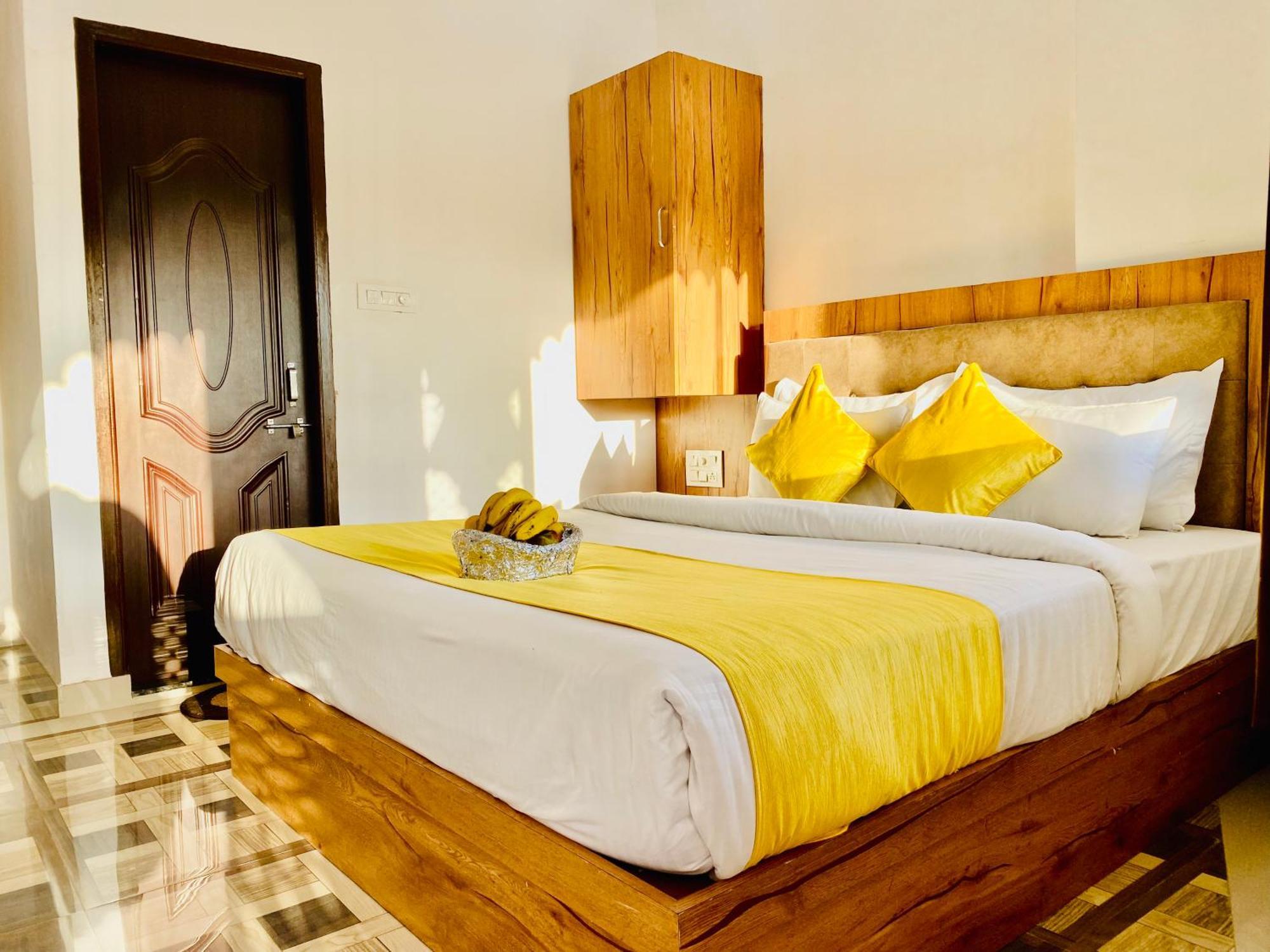 Hotel Vallabh A Lake Facing Balcony Udaipur Exterior foto